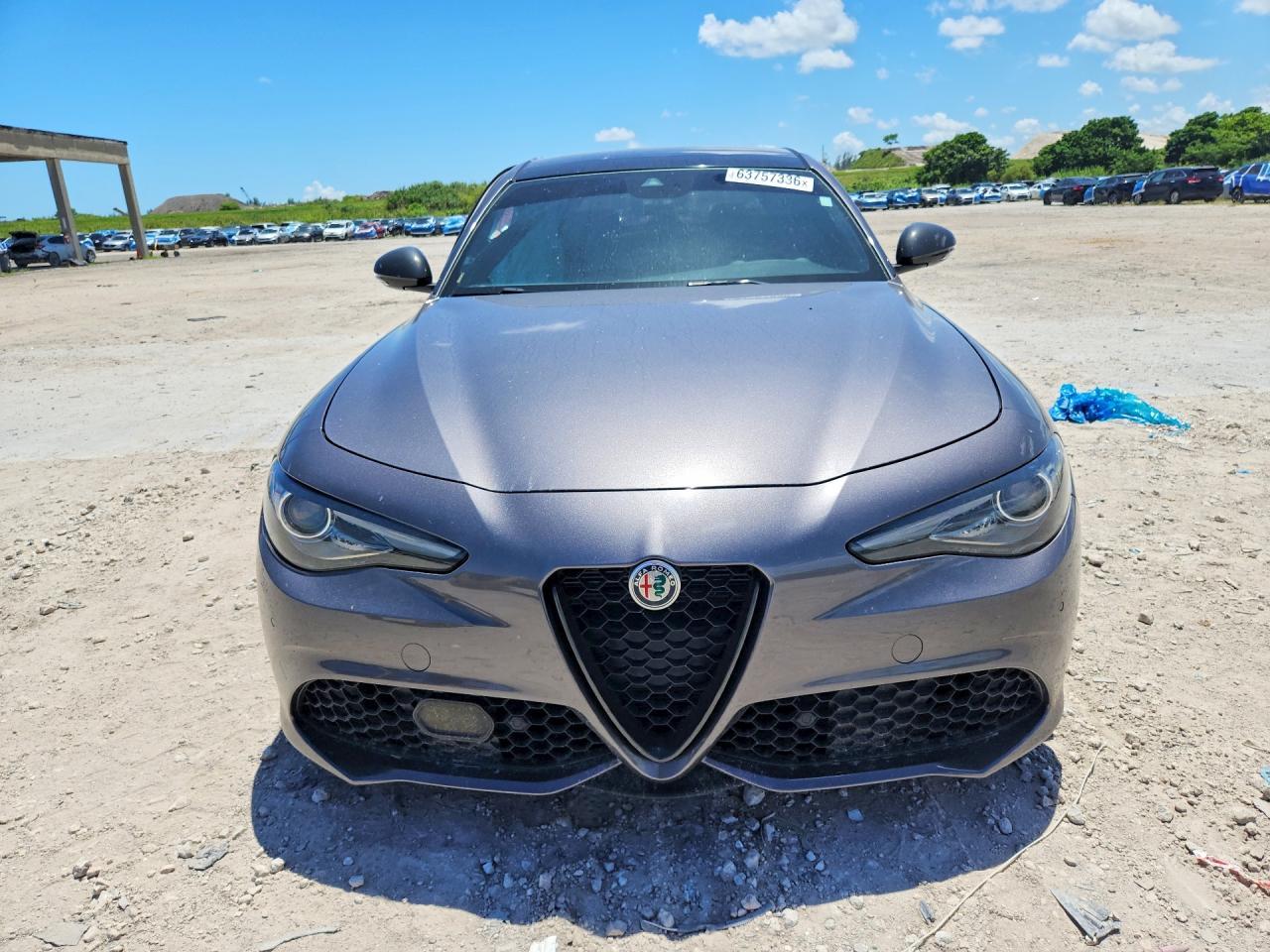 2020 Alfa Romeo Giulia Ti - Фото 5