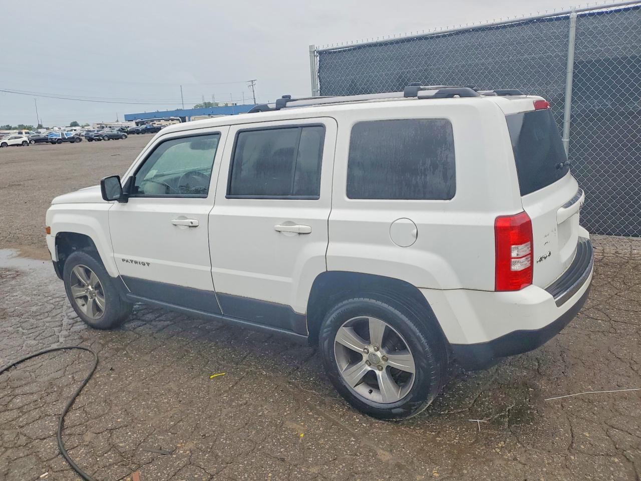 2017 Jeep Patriot Latitude - Фото 2