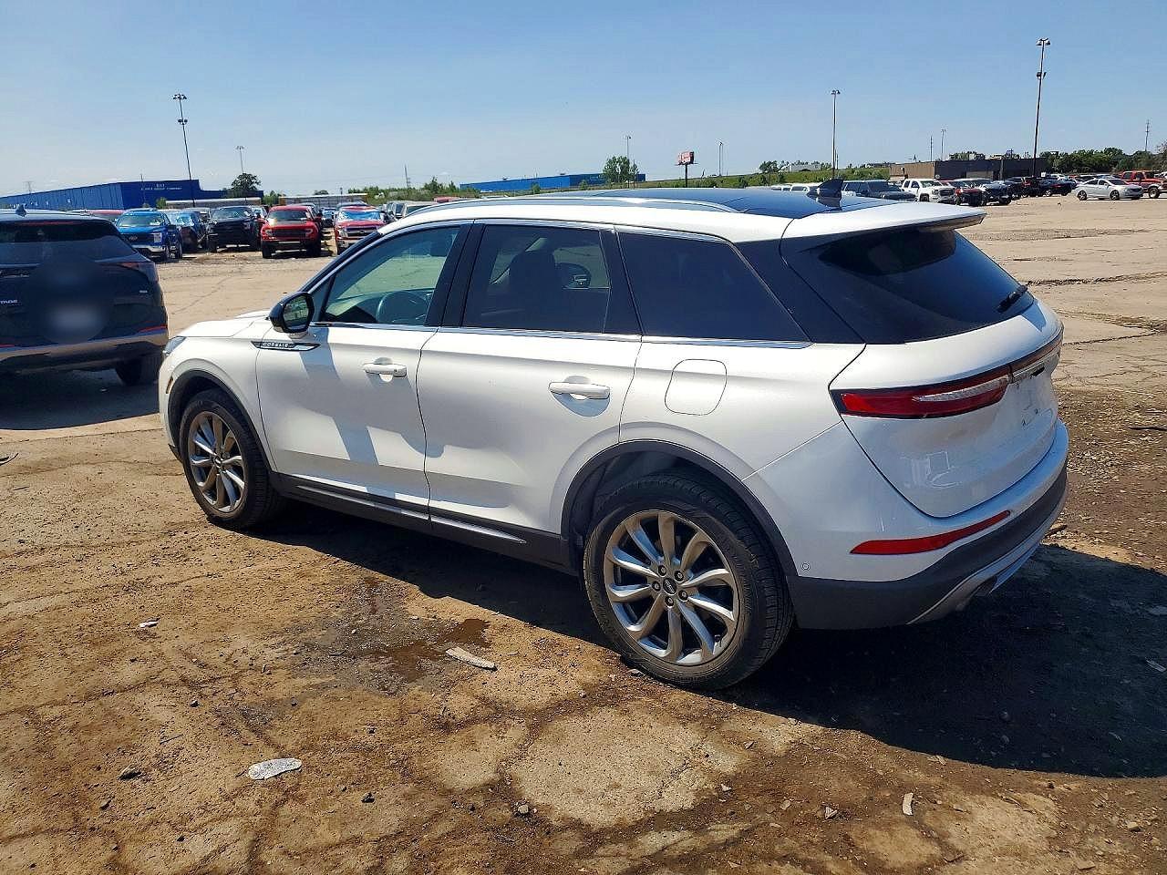 2020 Lincoln Corsair - Image 2