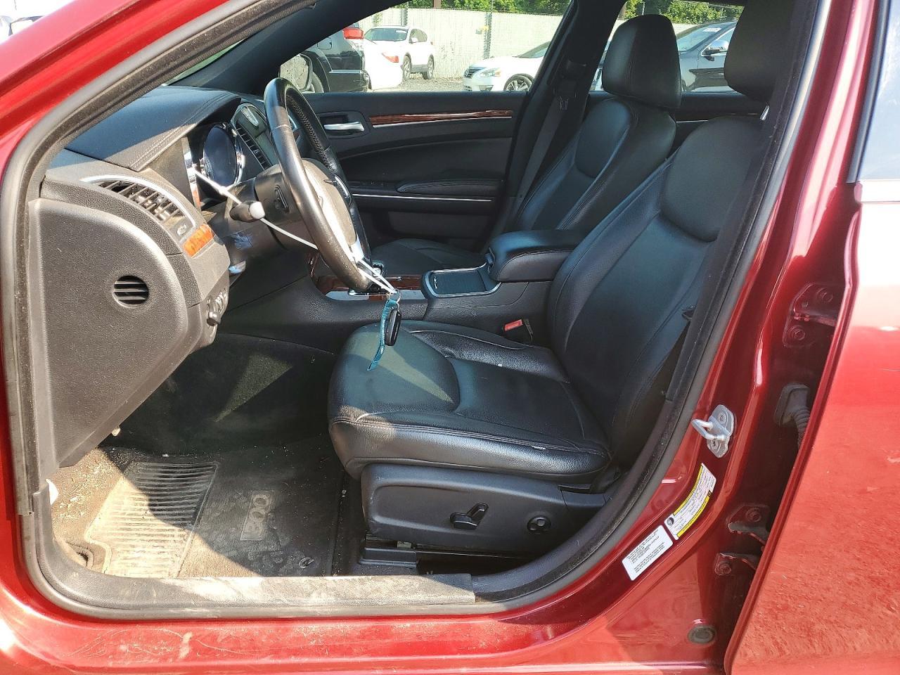 2012 Chrysler 300 - Image 7