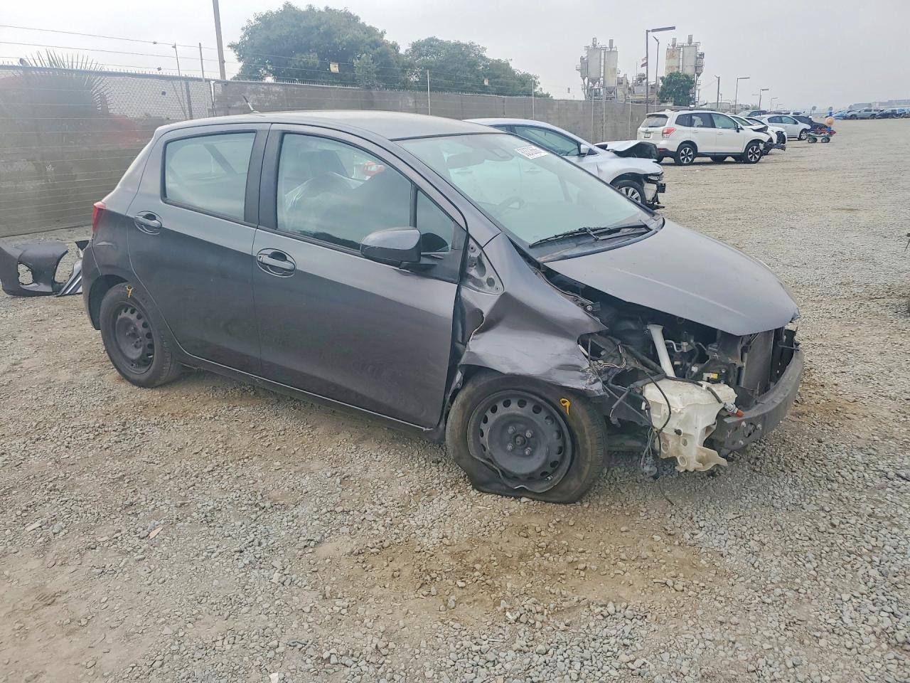 2017 Toyota Yaris 5-Door L Fleet - Фото 4