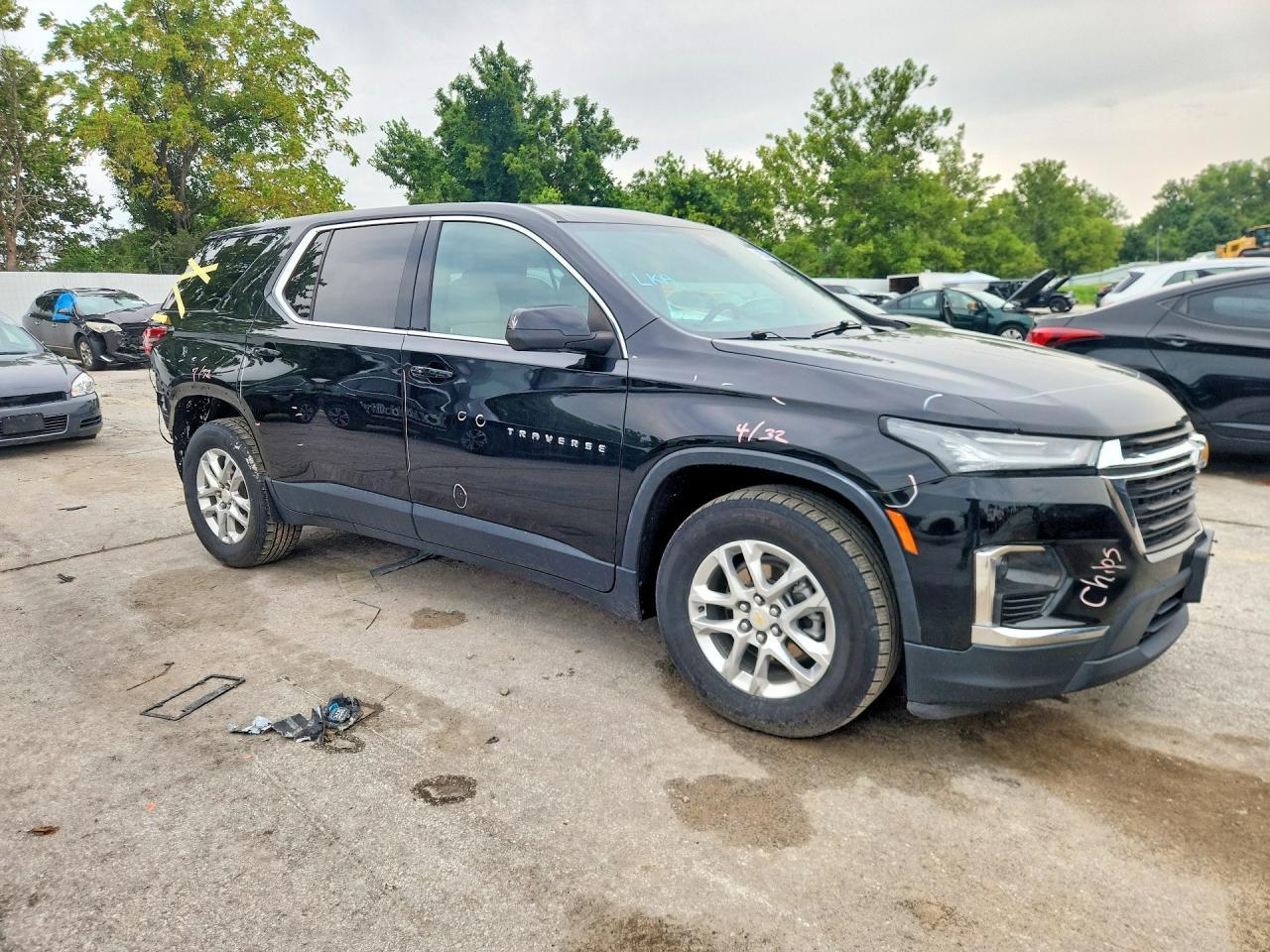 2022 Chevrolet Traverse Ls - Фото 4