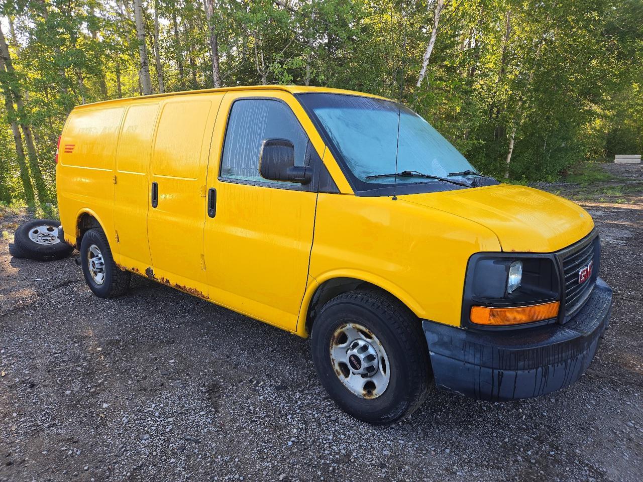 2014 GMC Savana 2500 Cargo Delivery Van - Image 4