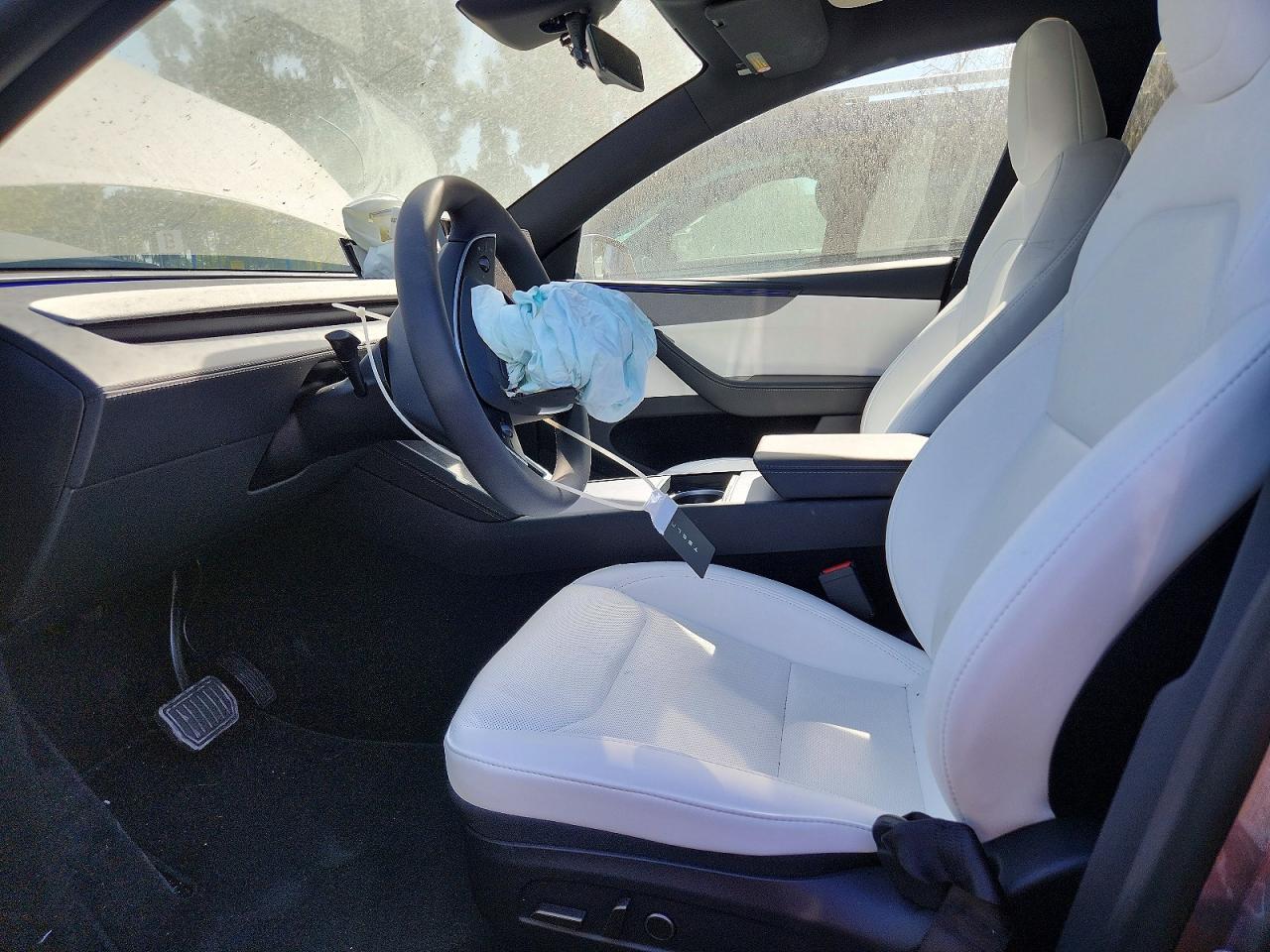 2026 Tesla Model Y - Image 7