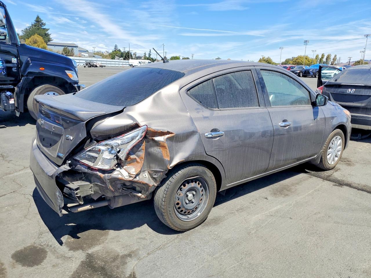 2016 Nissan Versa 1.6 Sv - Фото 3