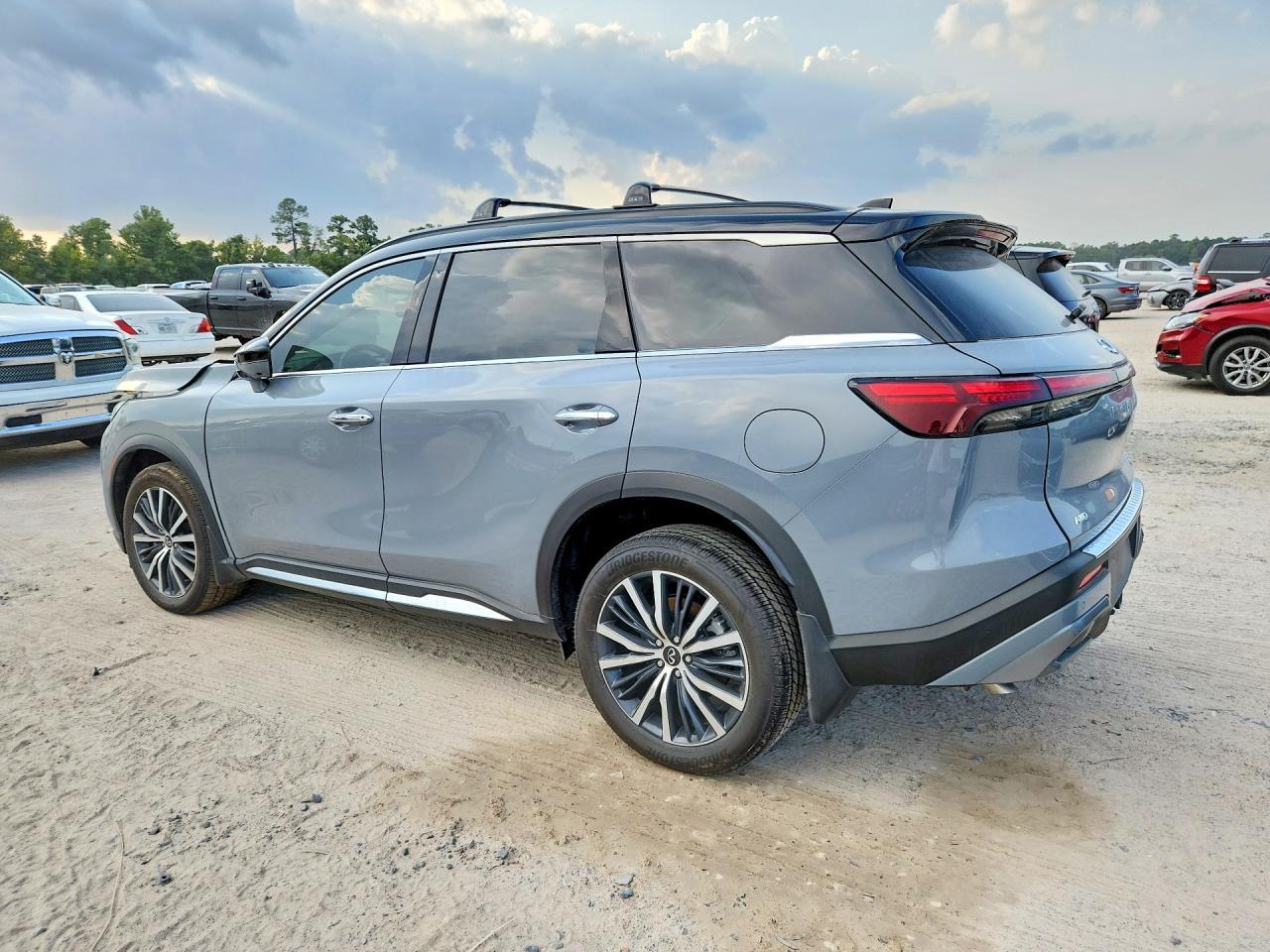 2025 Infiniti Qx60 Autograph - Image 2