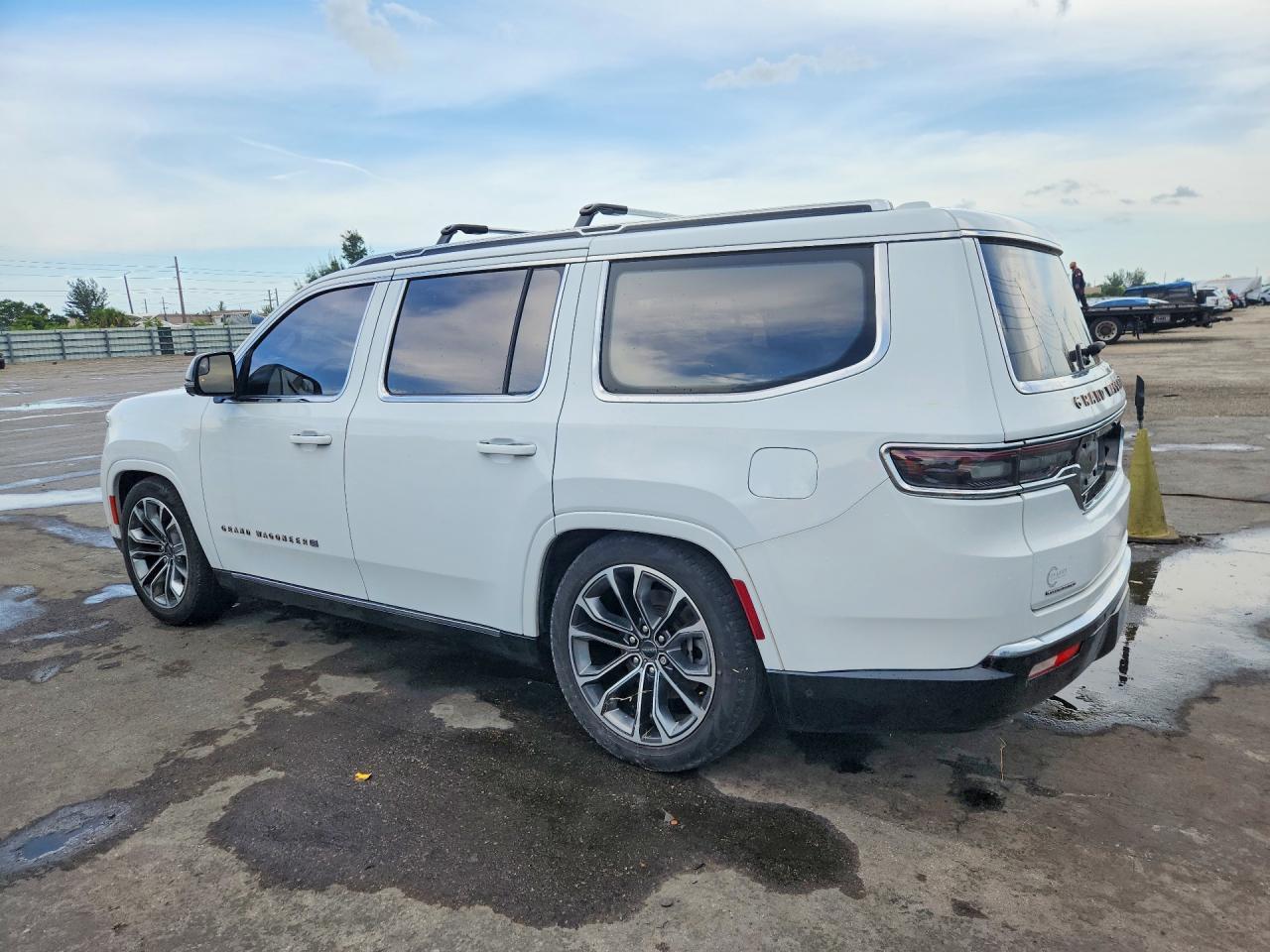 2023 Jeep Grand Wagoneer Series Iii - Фото 2
