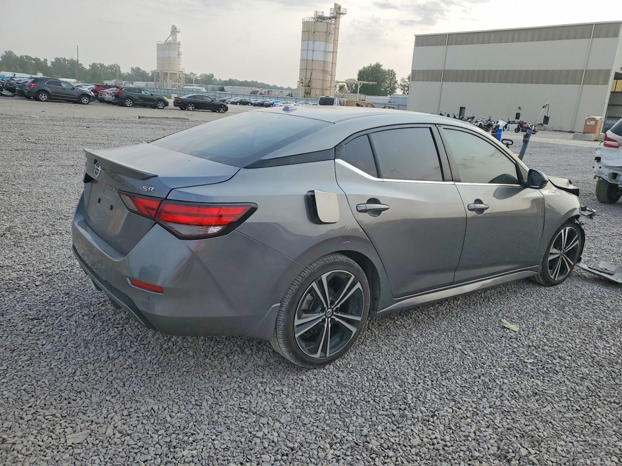 2020 Nissan Sentra Sr - Image 3