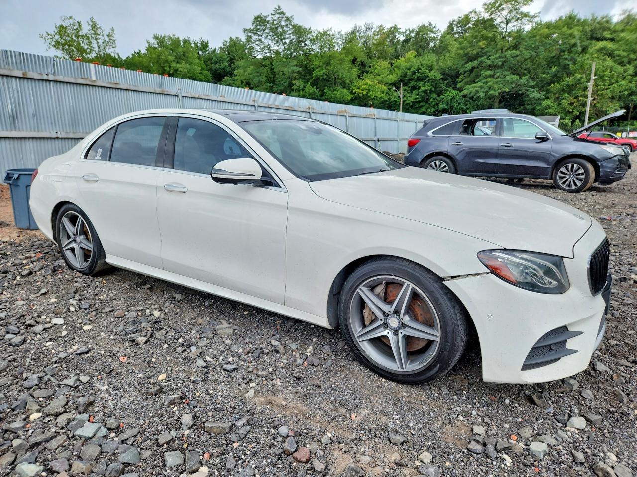 2019 Mercedes-Benz E 300 4Matic - Image 4