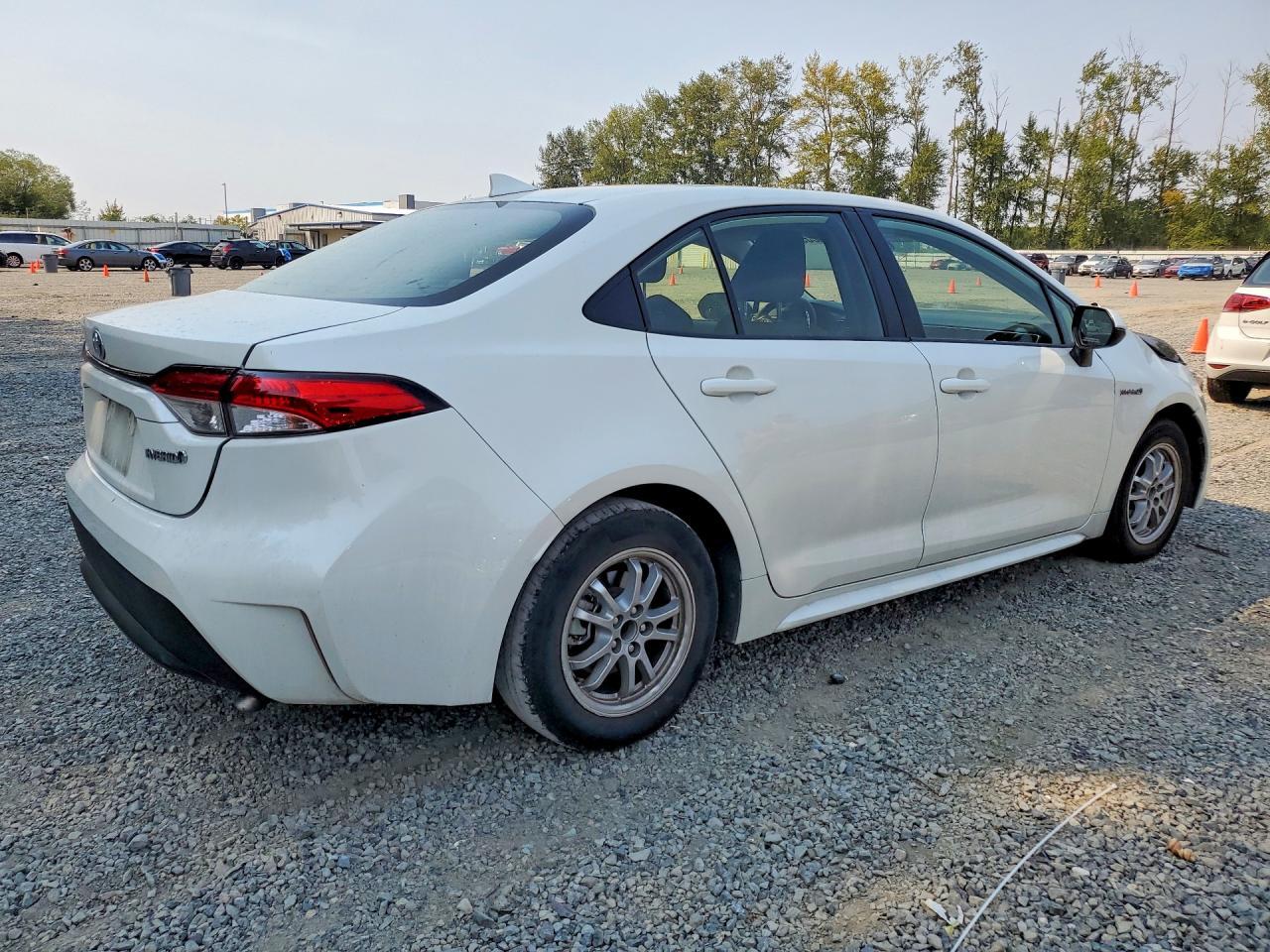 2021 Toyota Corolla Le - Фото 3