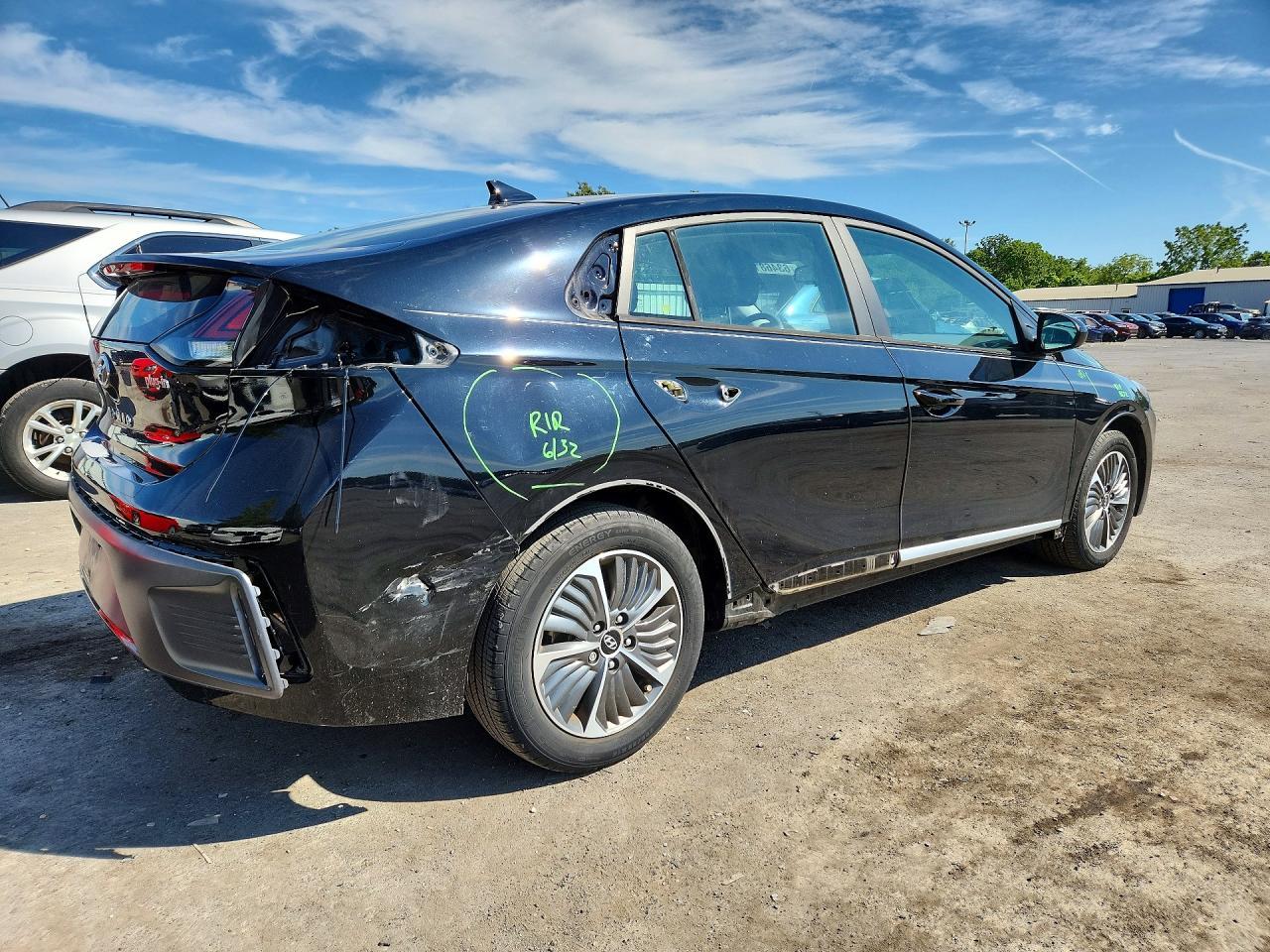 2022 Hyundai Ioniq Se - Фото 3