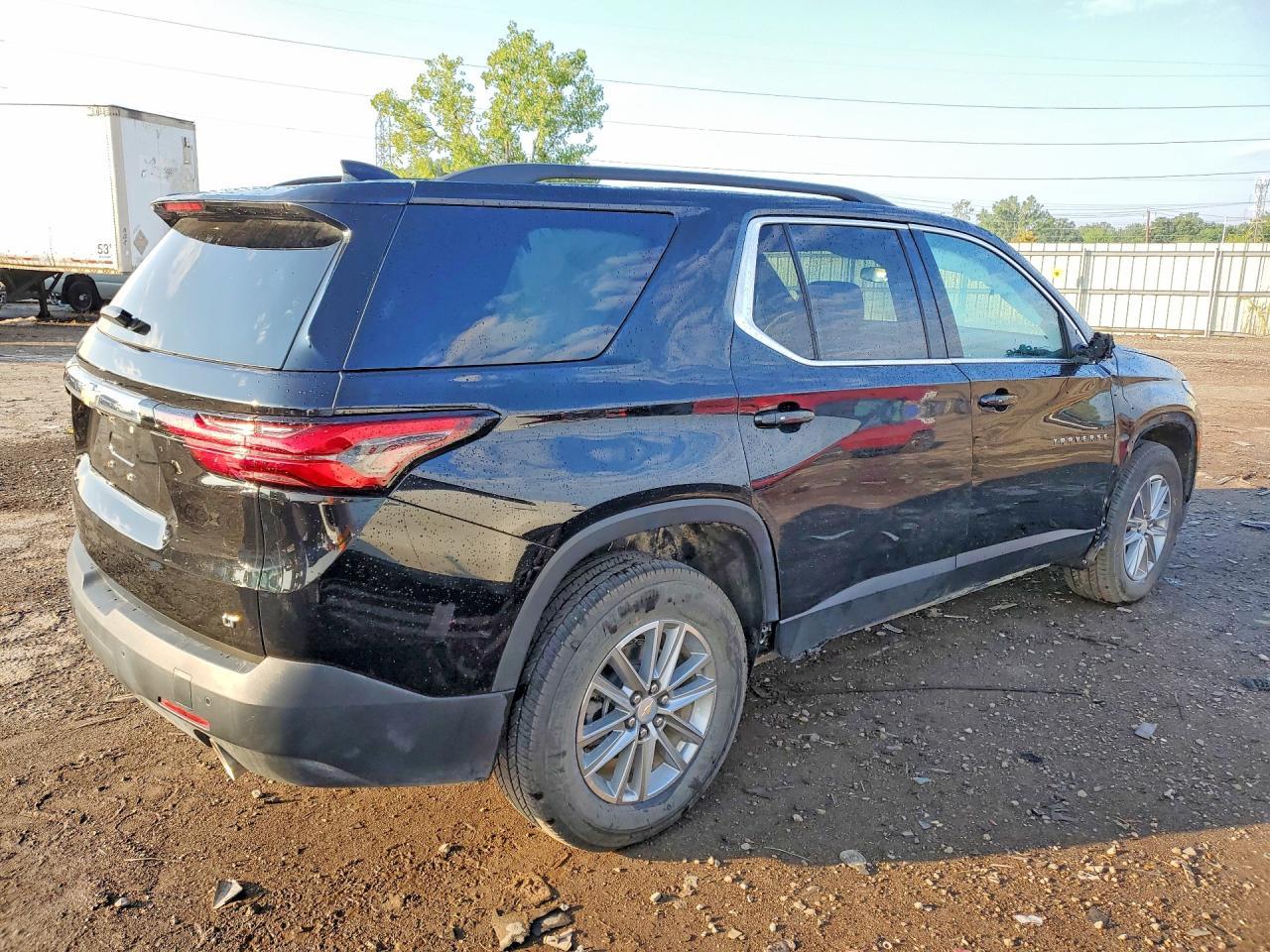 2023 Chevrolet Traverse Lt - Фото 3