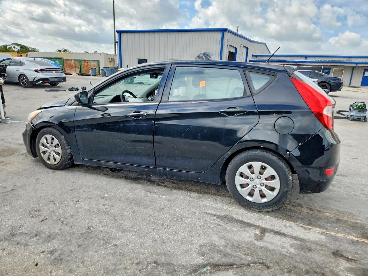 2016 Hyundai Accent Se - Фото 2