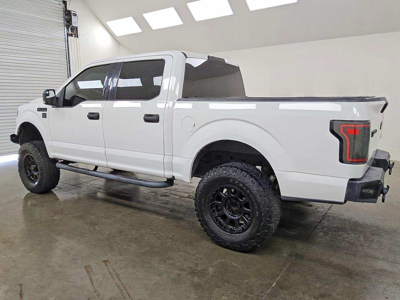 2016 Ford F150 Supercrew - Фото 2