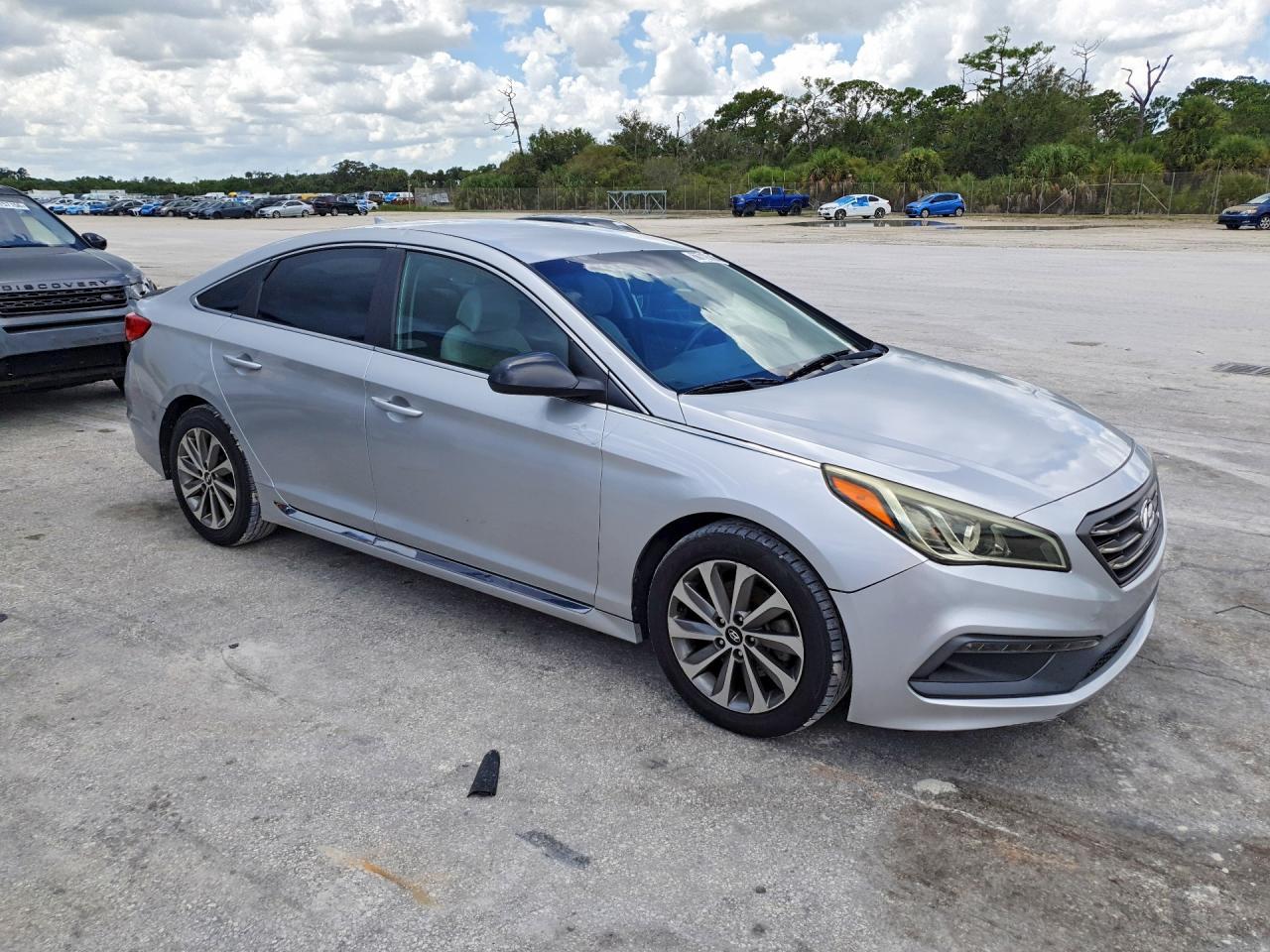 2015 Hyundai Sonata Sport - Image 4