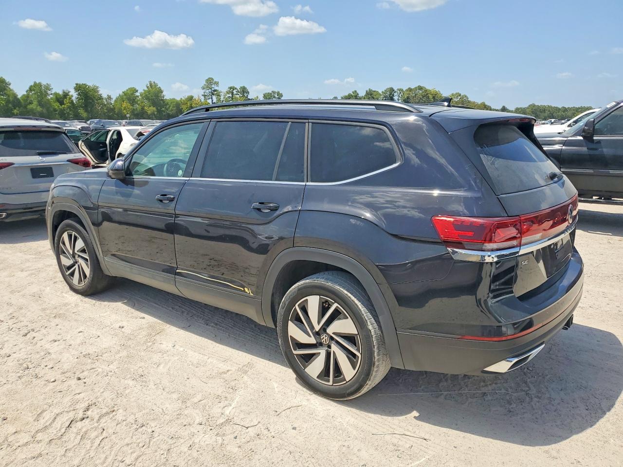 2025 Volkswagen Atlas Se - Image 2