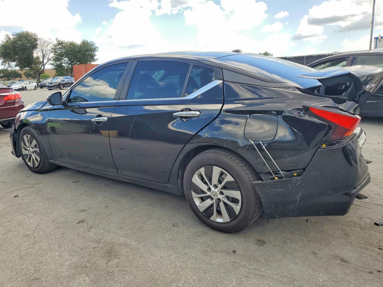 2019 Nissan Altima S - Image 2