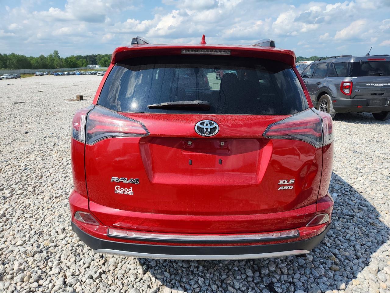 2017 Toyota Rav4 Xle - Image 6