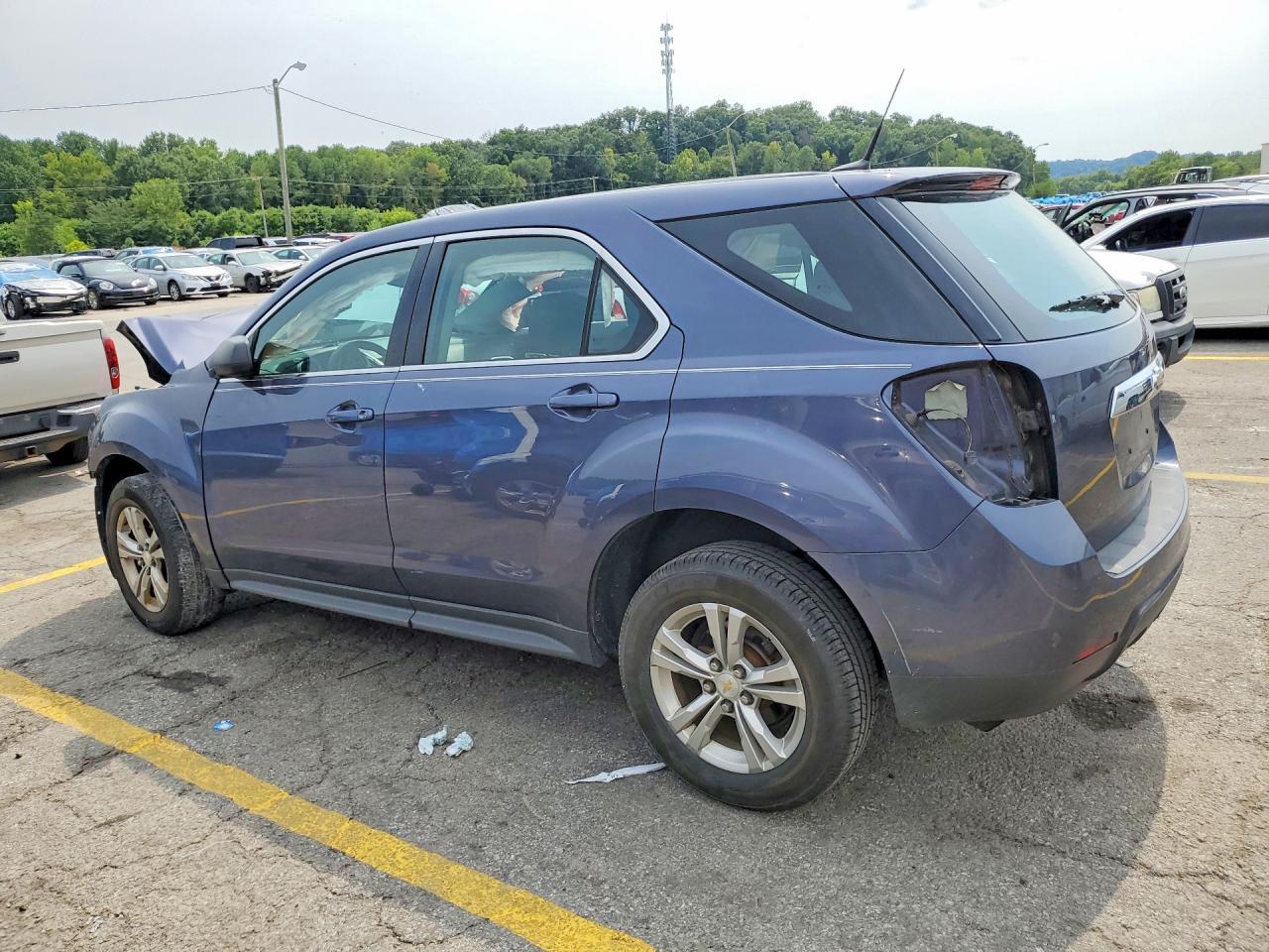 2014 Chevrolet Equinox Ls - Image 2