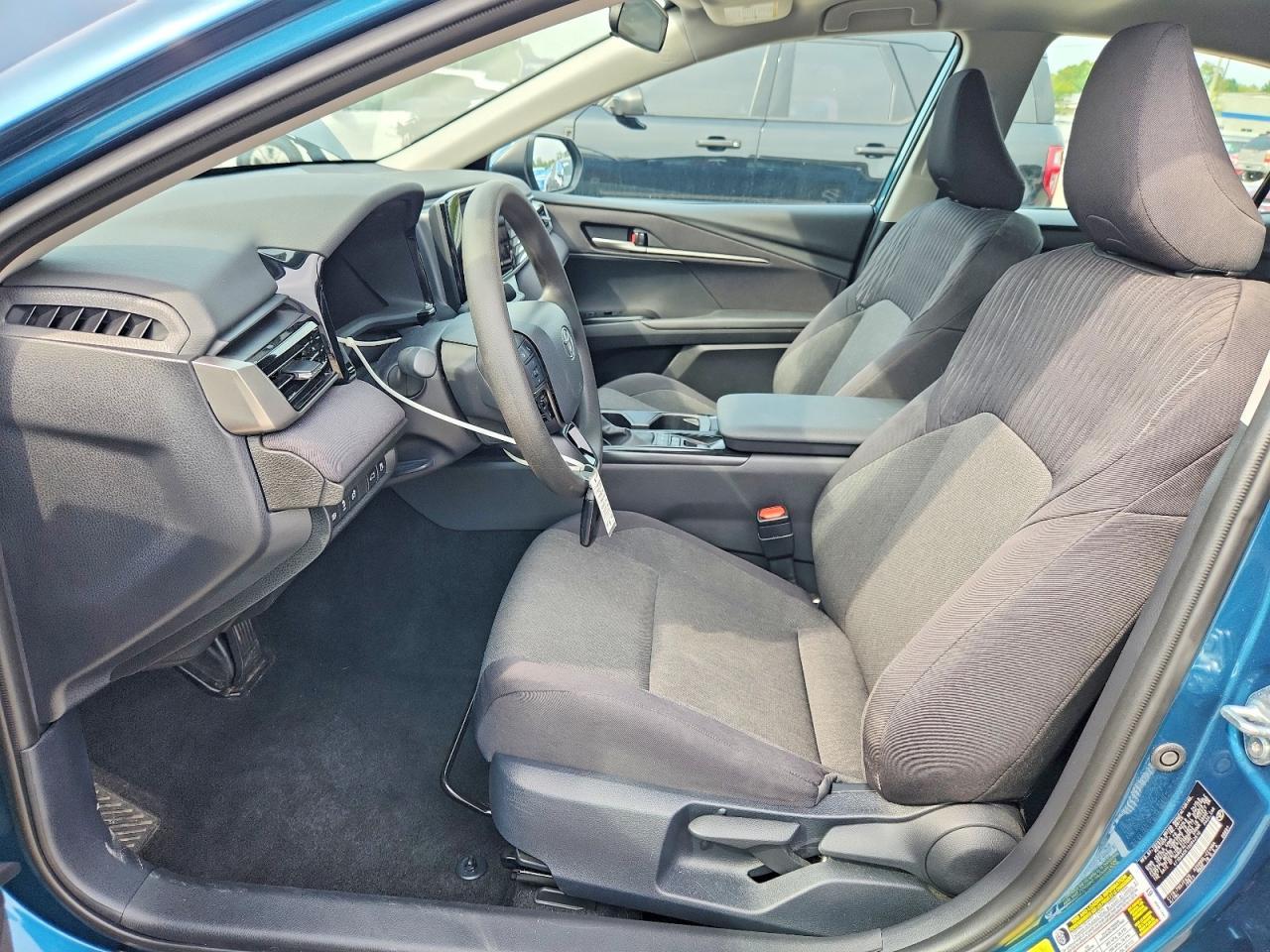 2025 Toyota Camry Le - Image 7