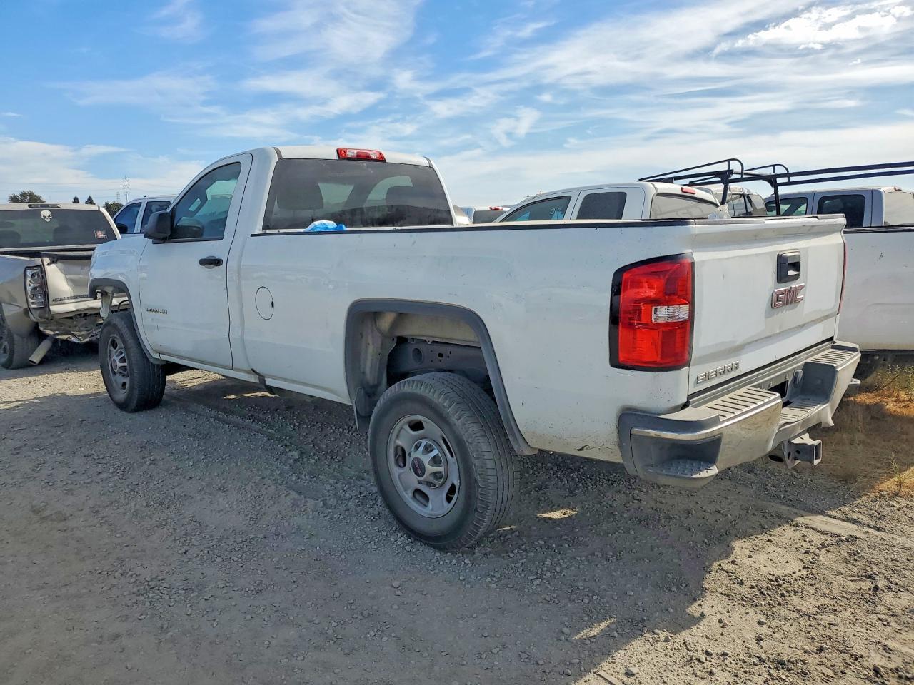 2017 GMC Sierra C2500 Heavy Duty - Image 2