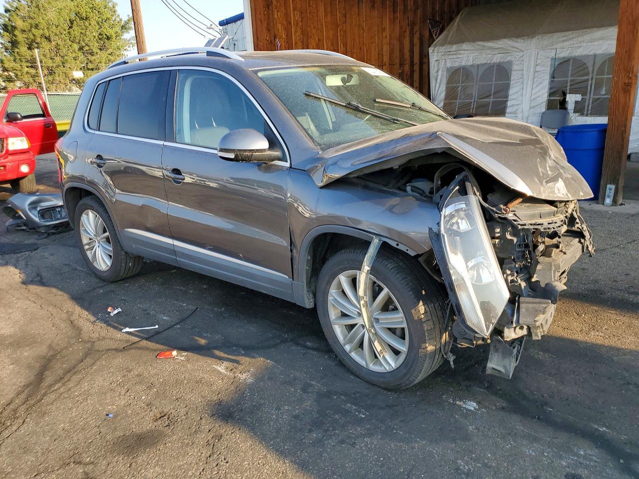 2012 Volkswagen Tiguan S - Фото 4