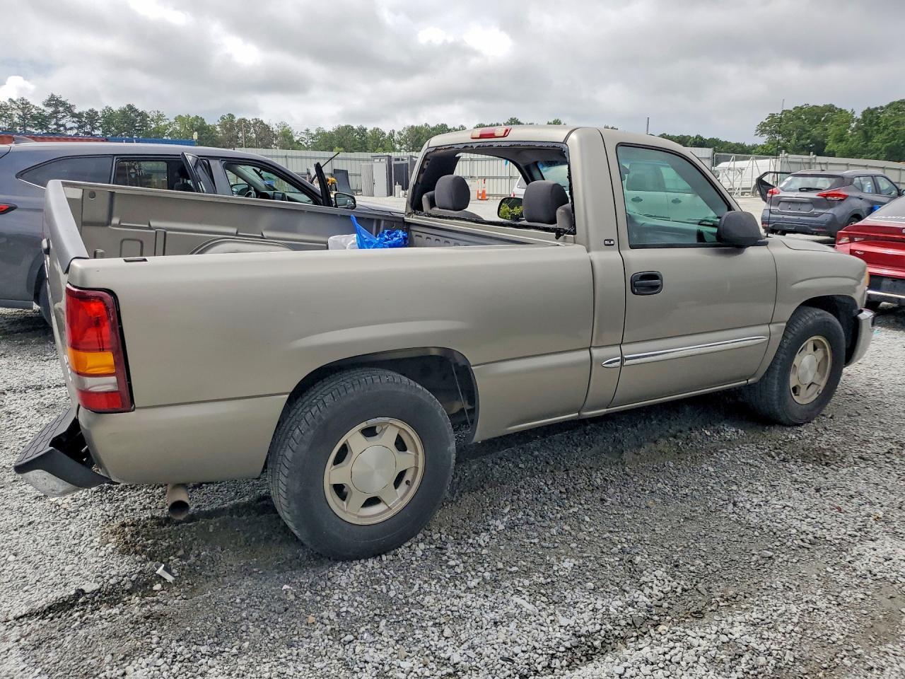 2003 GMC New Sierra C1500 - Фото 3