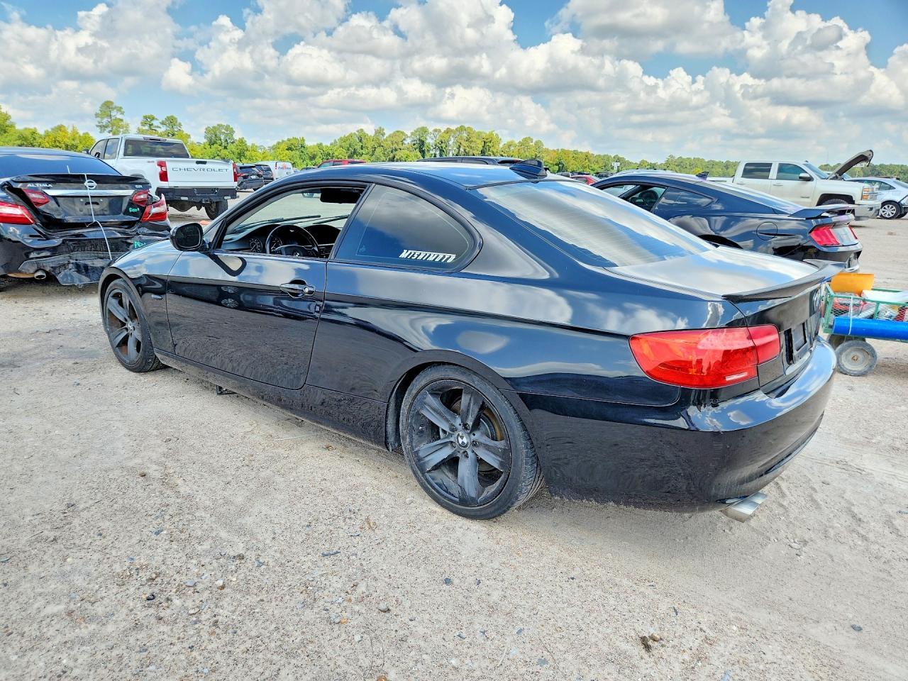 2011 BMW 328 I - Фото 2