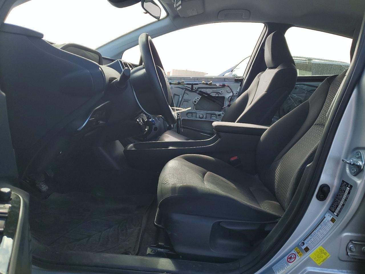 2017 Toyota Prius Two - Image 7