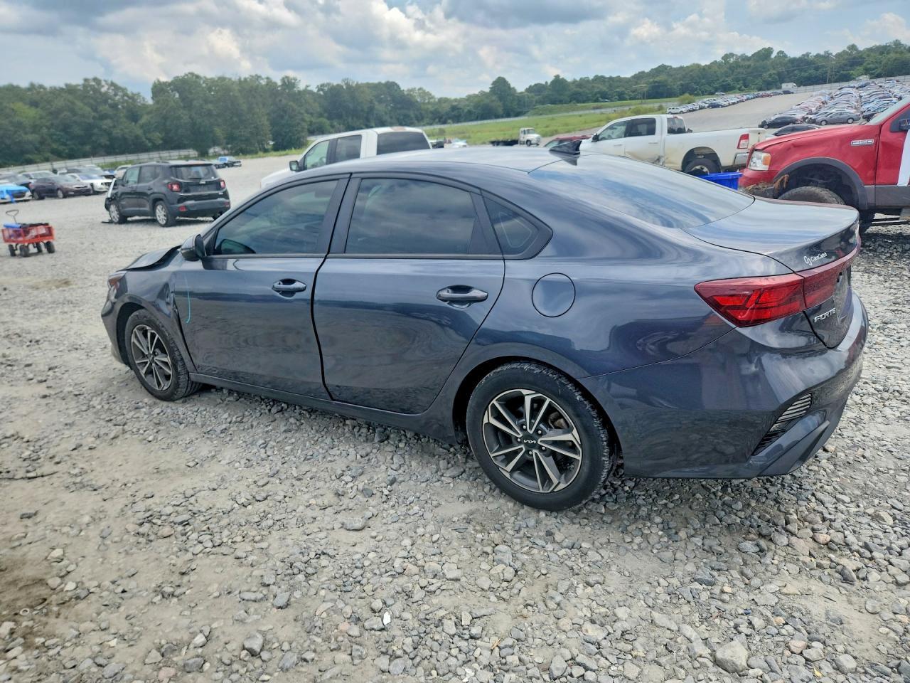 2023 Kia Forte Lxs - Фото 2