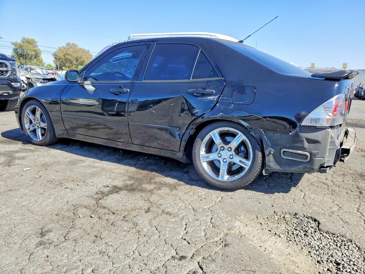 2001 Lexus Is 300 - Image 2