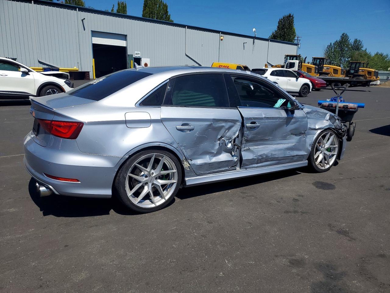2016 Audi S3 Premium Plus - Фото 3