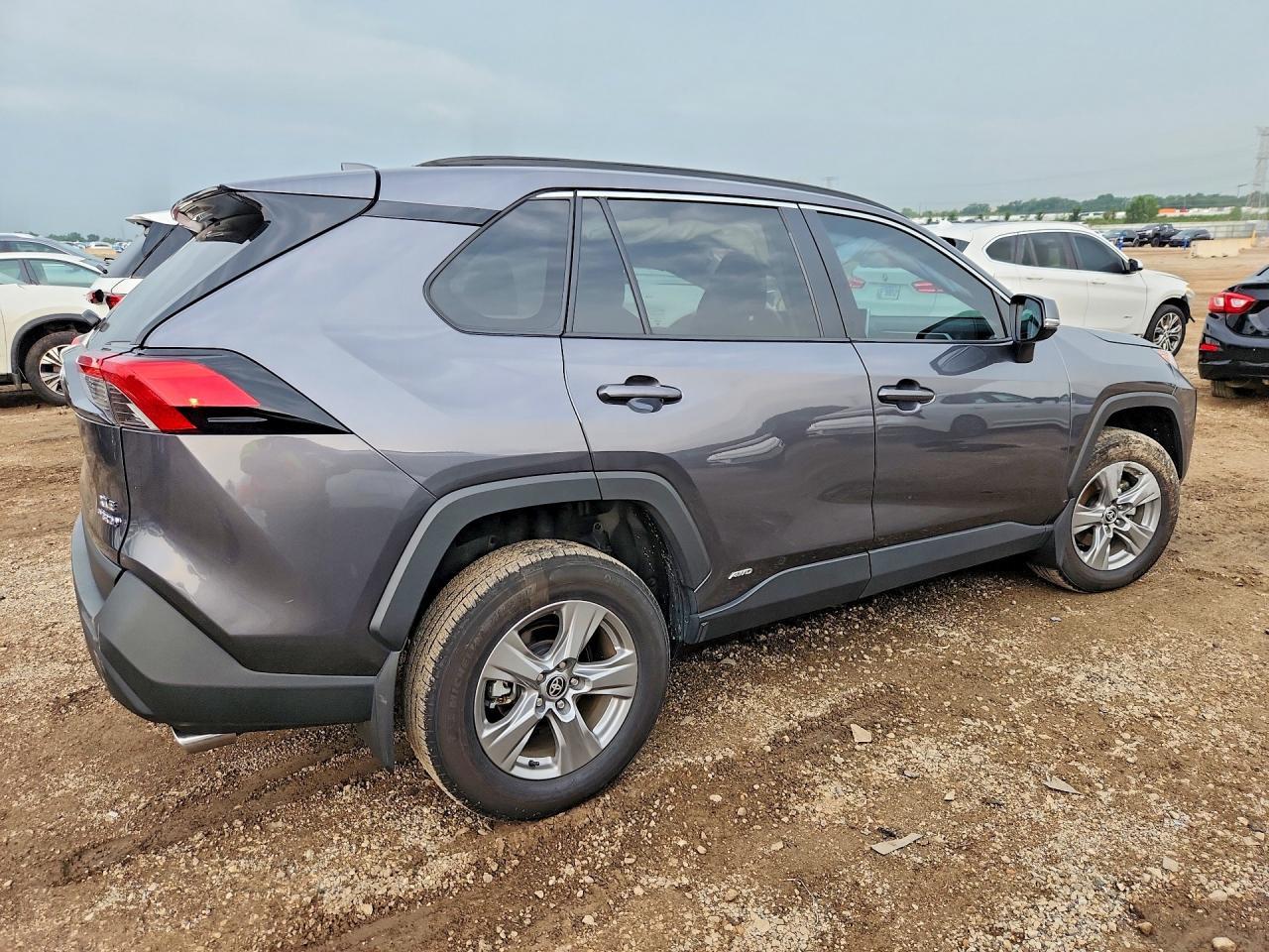2024 Toyota Rav4 Hybrid Xle - Image 3