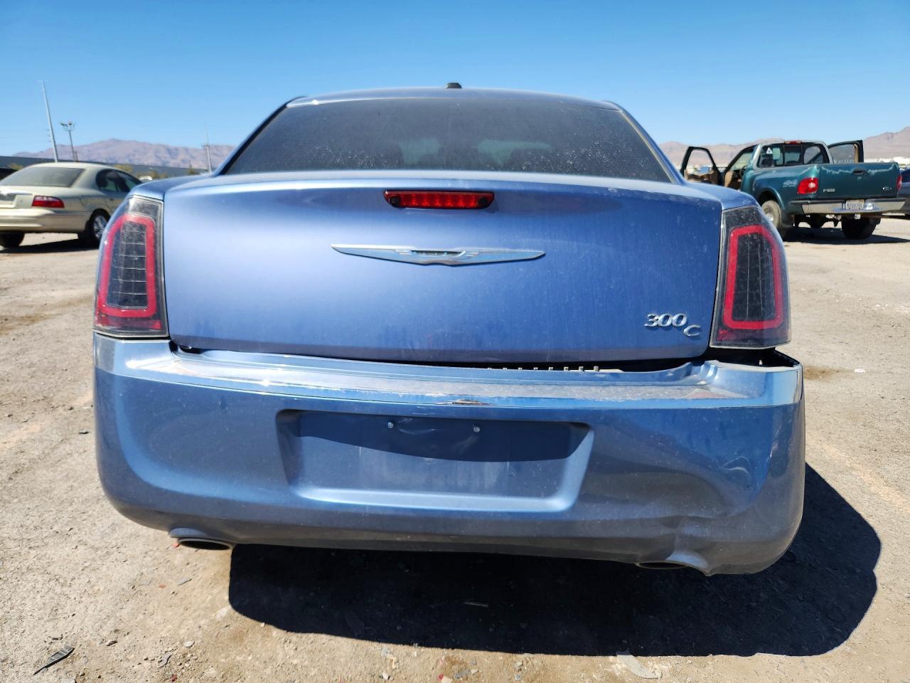2011 Chrysler 300C - Image 6