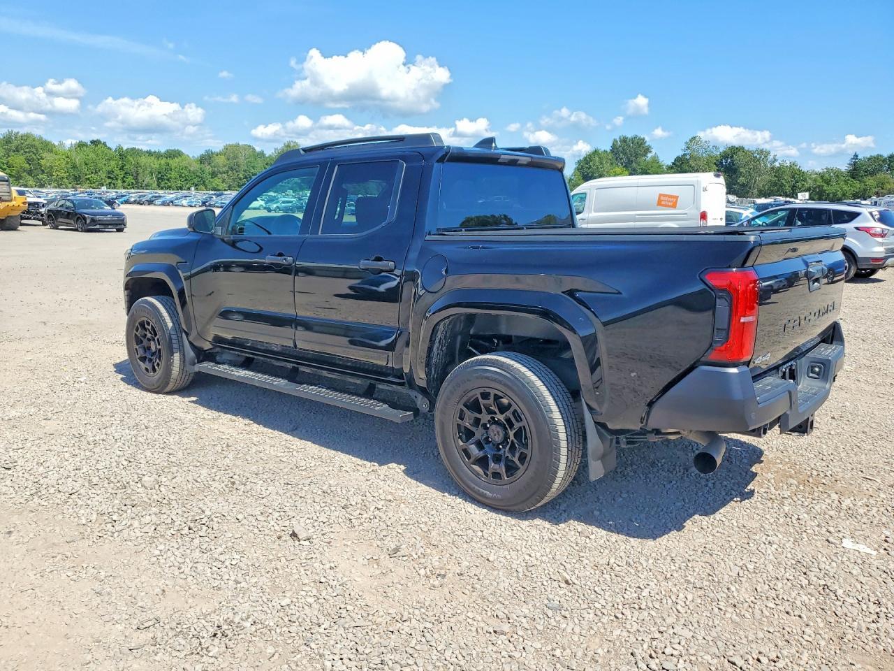 2025 Toyota Tacoma - Фото 2