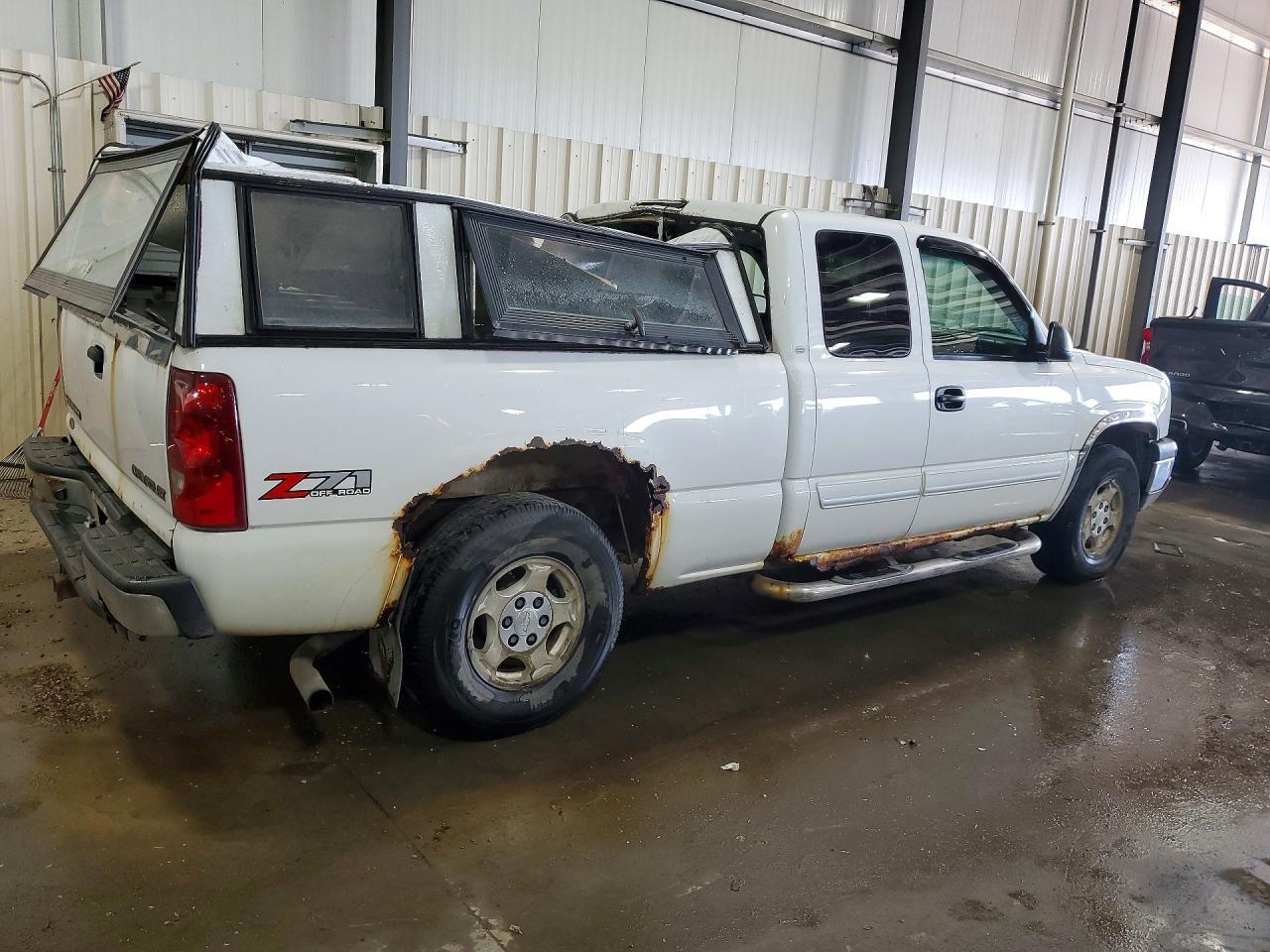 2003 Chevrolet Silverado K1500 - Image 3