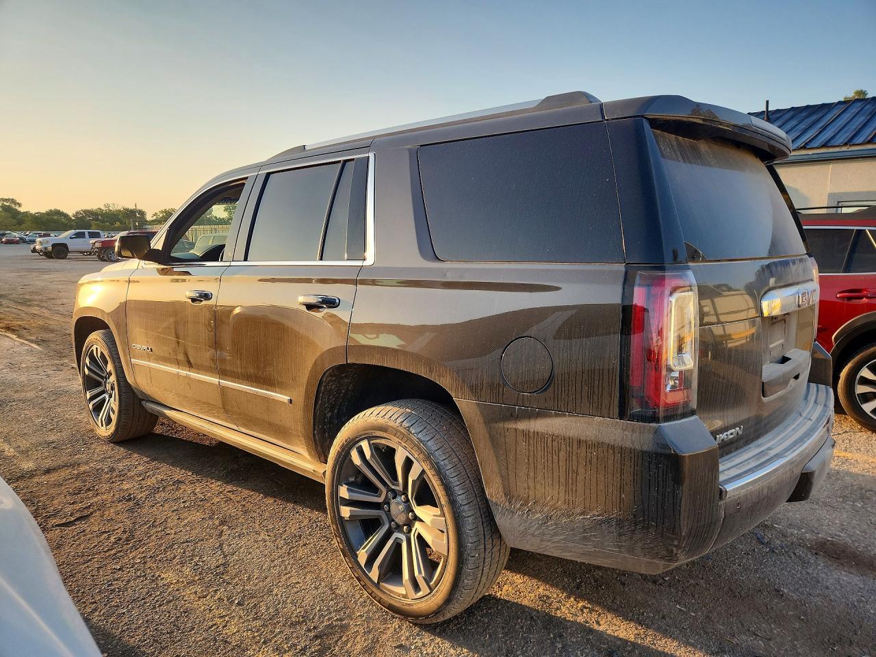 2019 GMC Yukon Denali - Фото 2