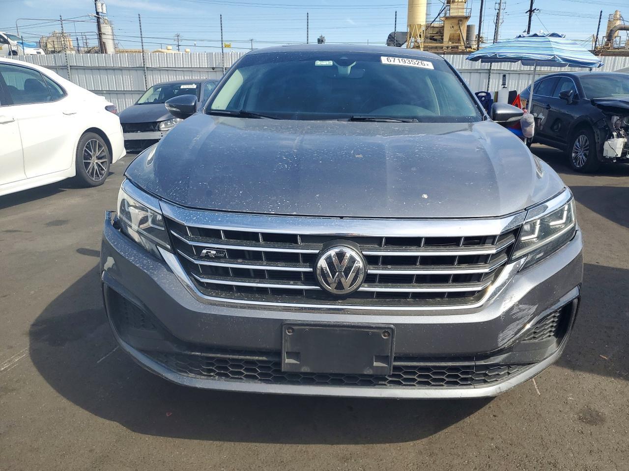 2020 Volkswagen Passat R-Line - Image 5