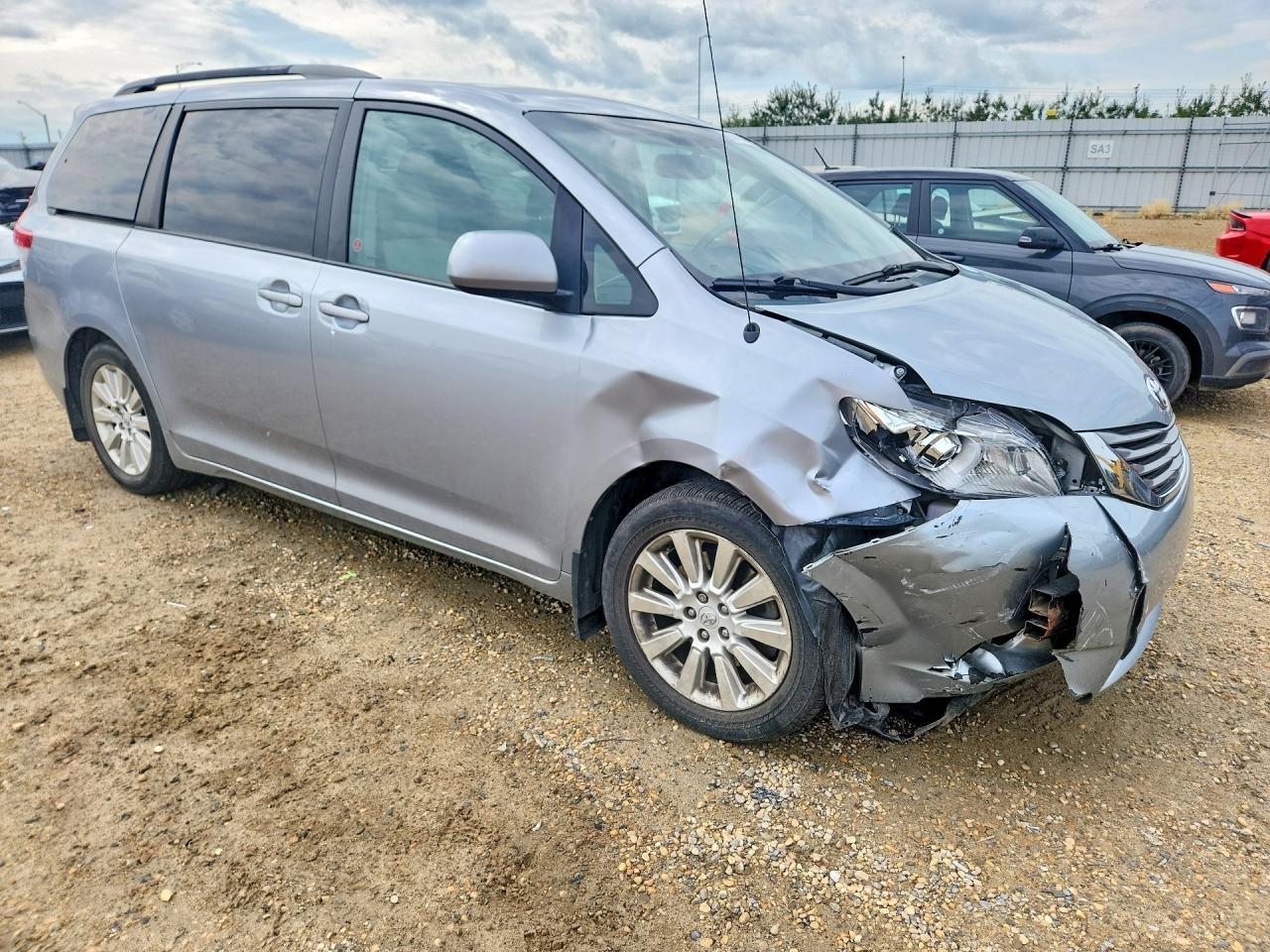 2011 Toyota Sienna Le - Image 4