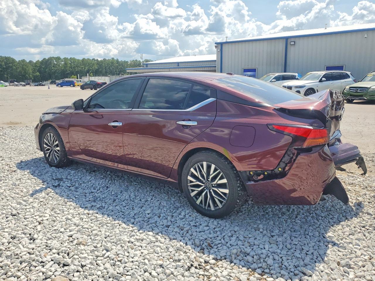 2024 Nissan Altima - Фото 2