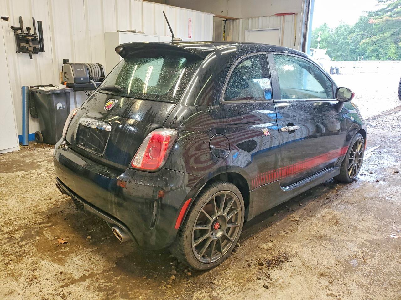 2015 Fiat 500 Abarth - Фото 3