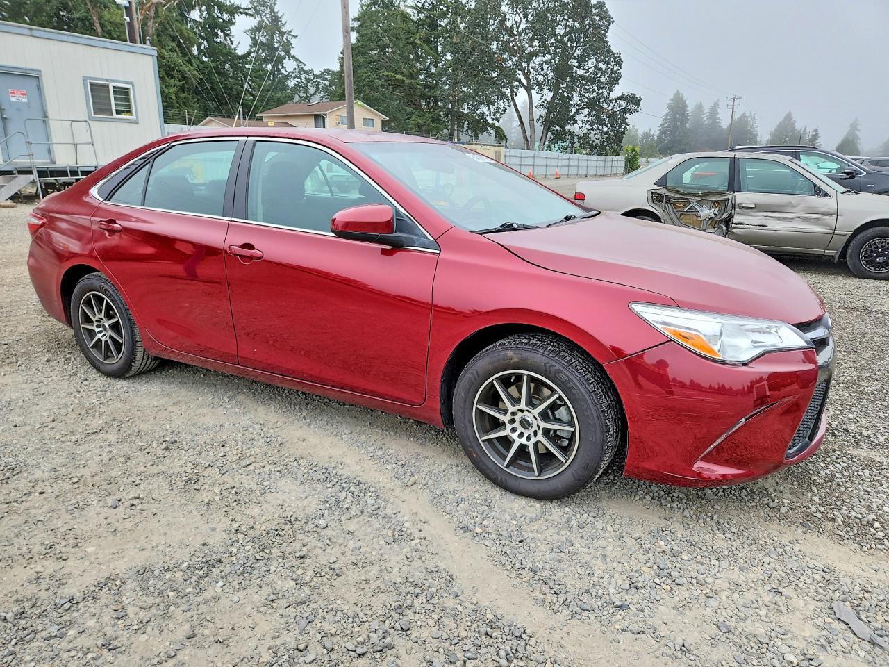 2016 Toyota Camry Le - Фото 4