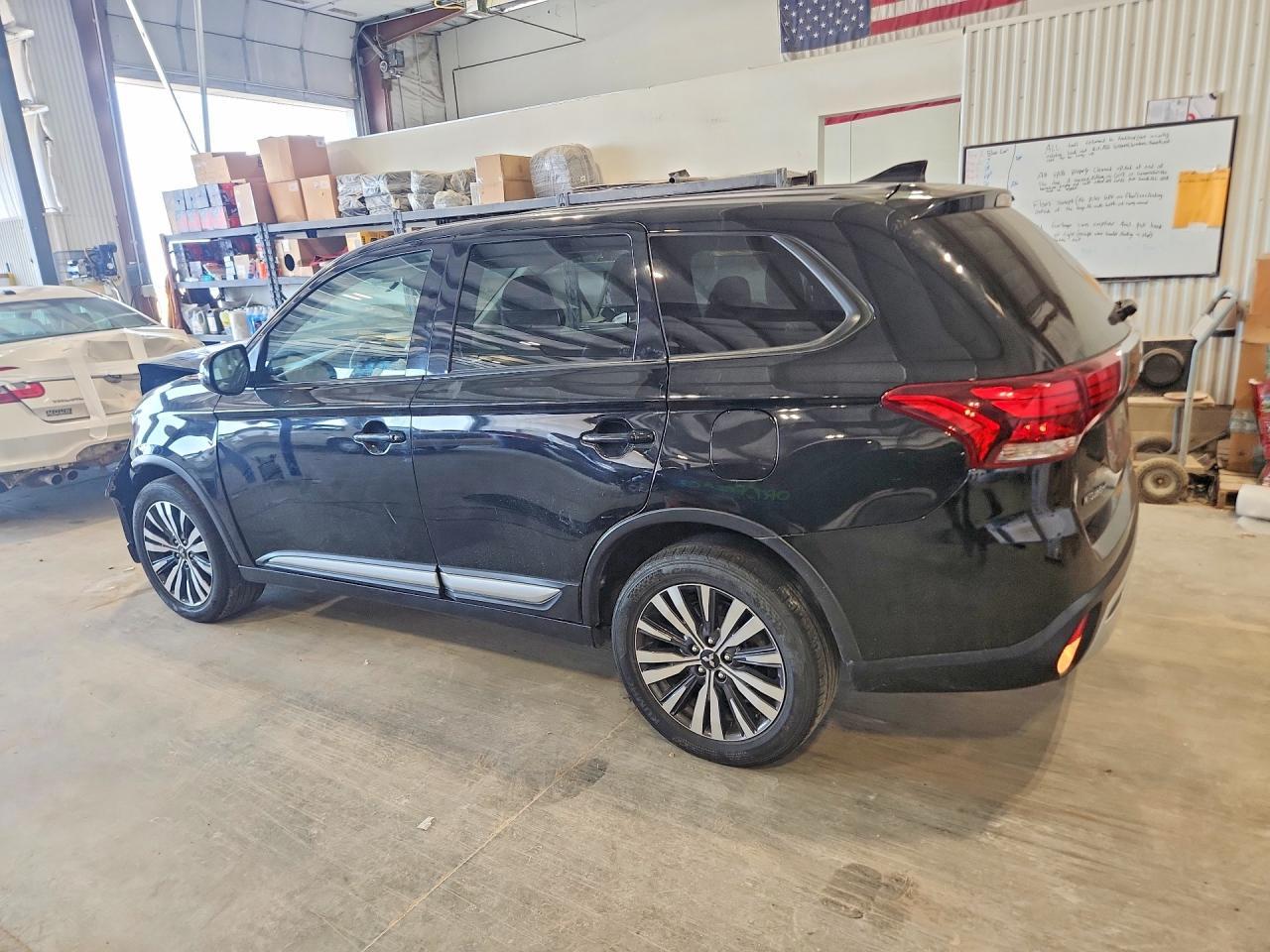 2020 Mitsubishi Outlander Se - Image 2