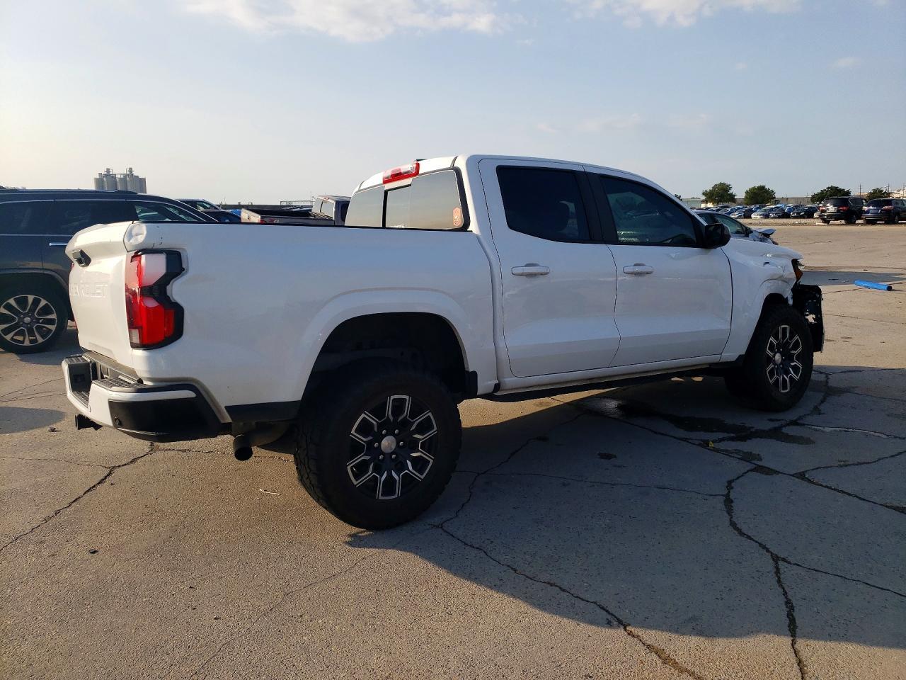 2024 Chevrolet Colorado Lt - Фото 3