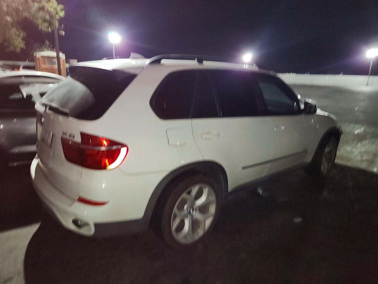 2011 BMW X5 xDrive35I - Фото 3