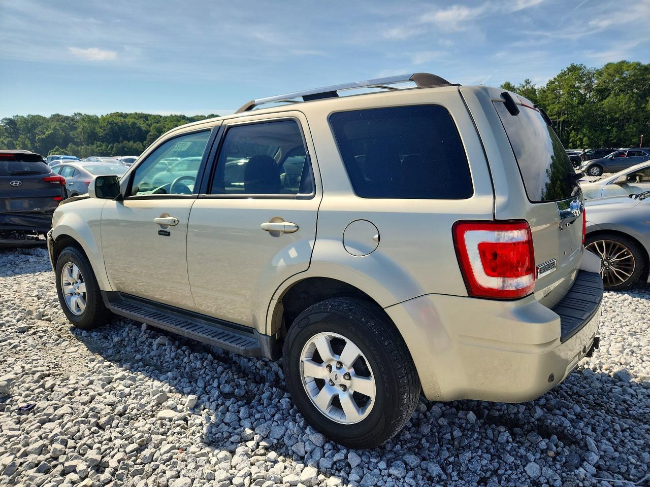 2010 Ford Escape Limited - Фото 2