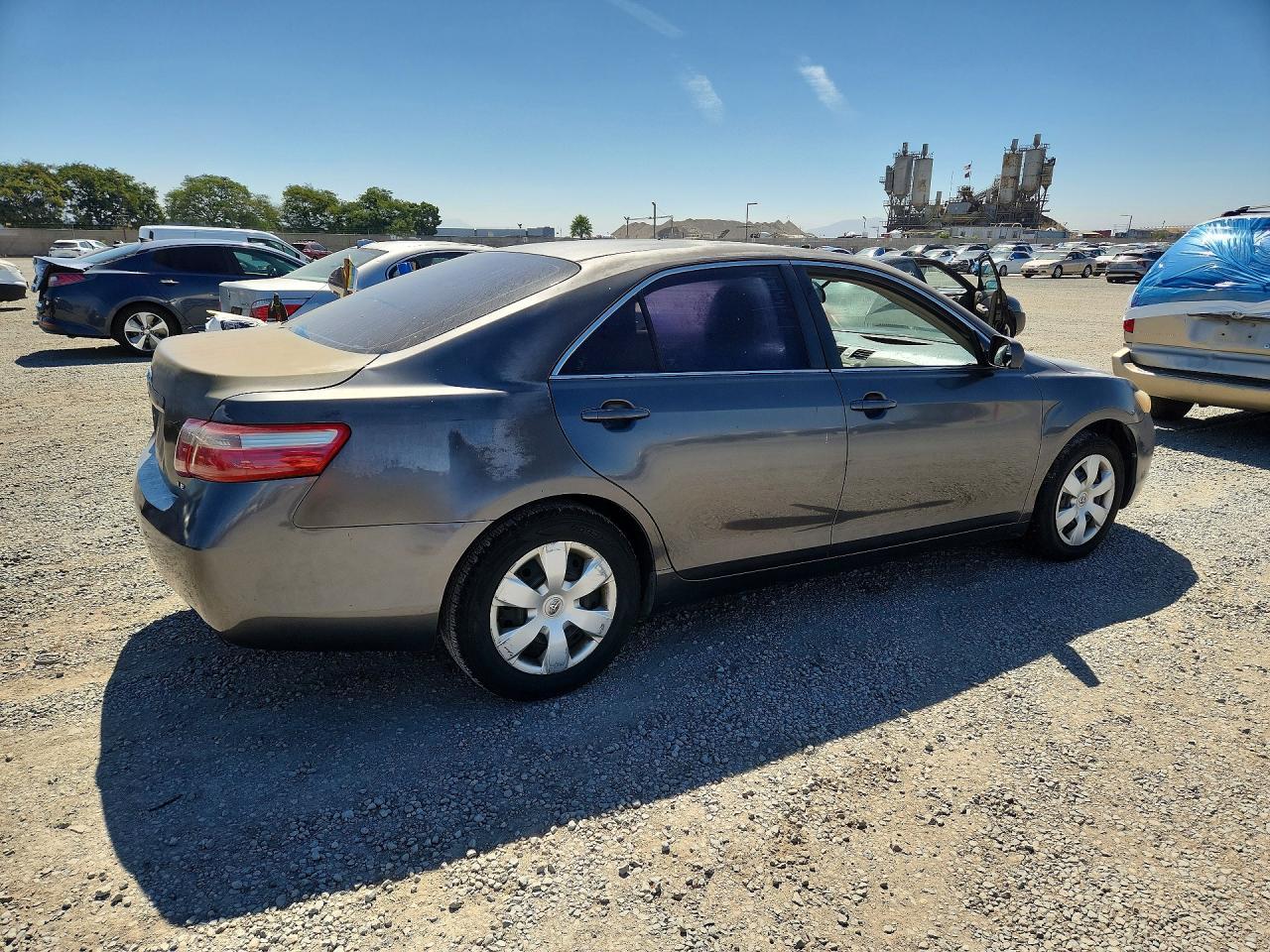 2009 Toyota Camry Le - Фото 3