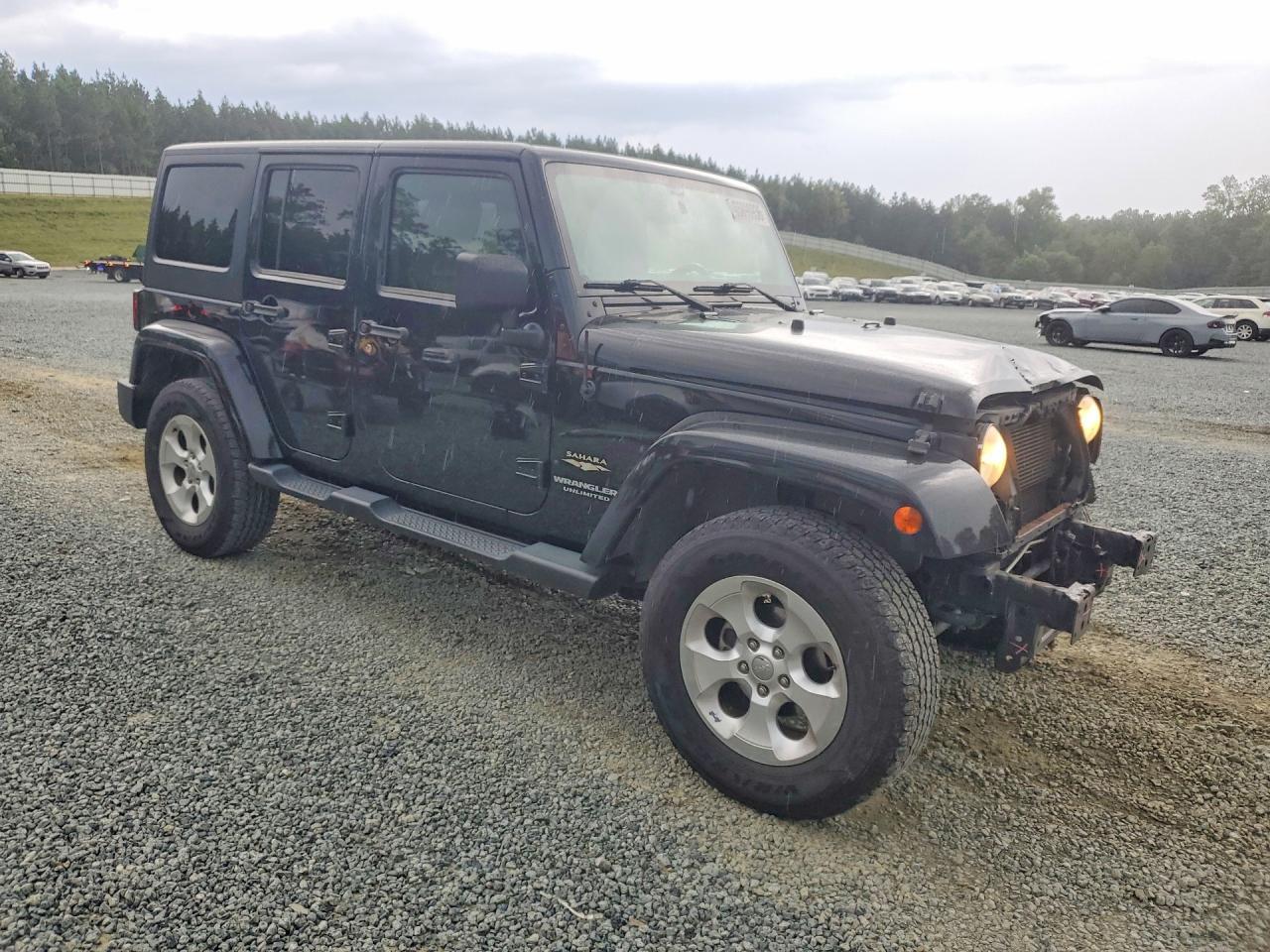 2013 Jeep Wrangler Unlimited Sahara - Image 4