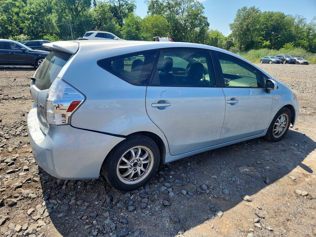 2013 Toyota Prius V Three - Фото 3