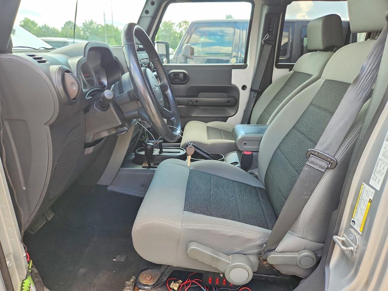 2010 Jeep Wrangler Unlimited Rubicon - Фото 7